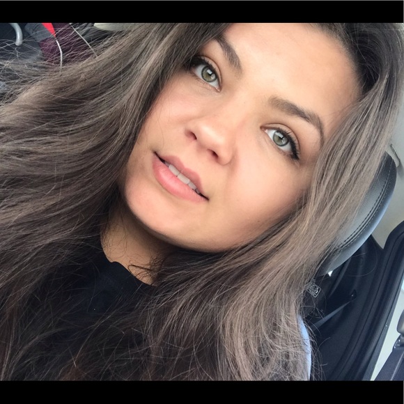 Meet your Posher, Ashley - Picture 1 of 1